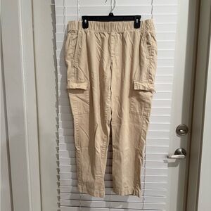 GAP Women’s Khaki Cargo Pants